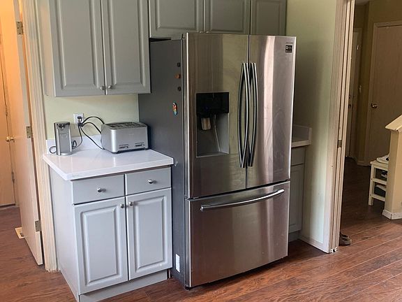 3rd image of 716 123rd Ave NE