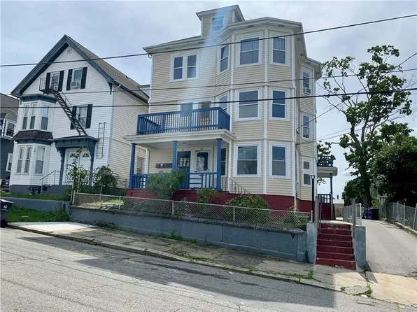 32 Sisson St APT 1, Pawtucket, RI 02860