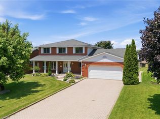 24 Renfrew Dr, Thorold, ON L2V 4E7