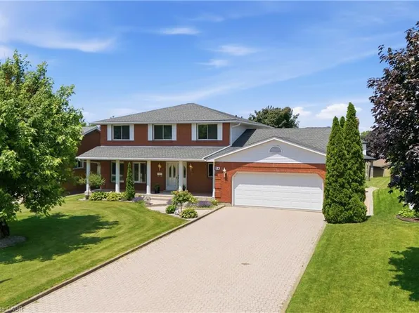 24 Renfrew Dr, Thorold, ON L2V 4E7