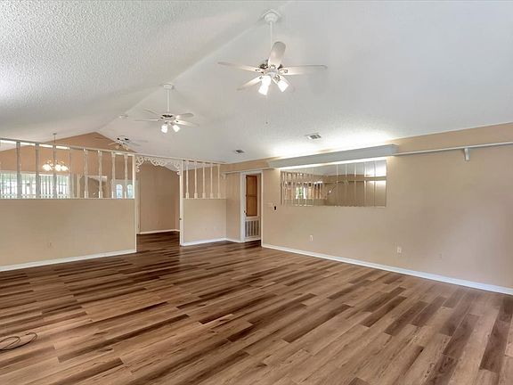 4th image of 301 Fuller Springs Dr