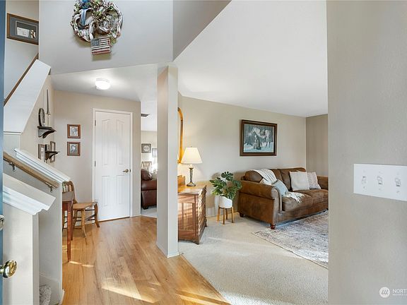 4th image of 501 Warwick Street