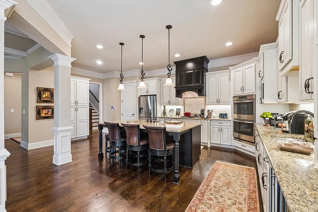 4 bed, 4.0 bath, 3539 sqft, $4,800 — Photo 4