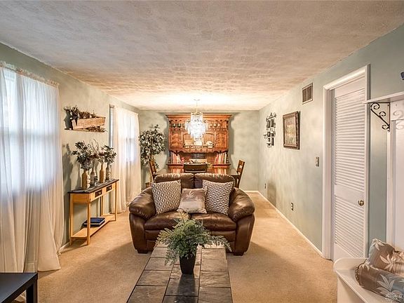 3rd image of 5981 Clearlake Dr