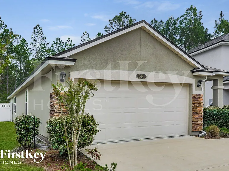 644 Drysdale Dr — Photo 2