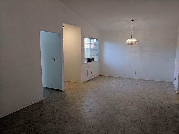 5th image of 1078 Minoru Dr