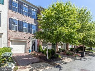 377 Livermore La, Alexandria, VA 22304