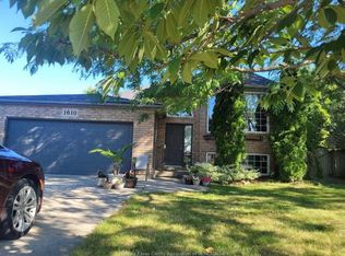1610 Chornoby Cres, Tecumseh, ON N8N 4W3