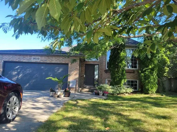 1610 Chornoby Cres, Tecumseh, ON N8N 4W3