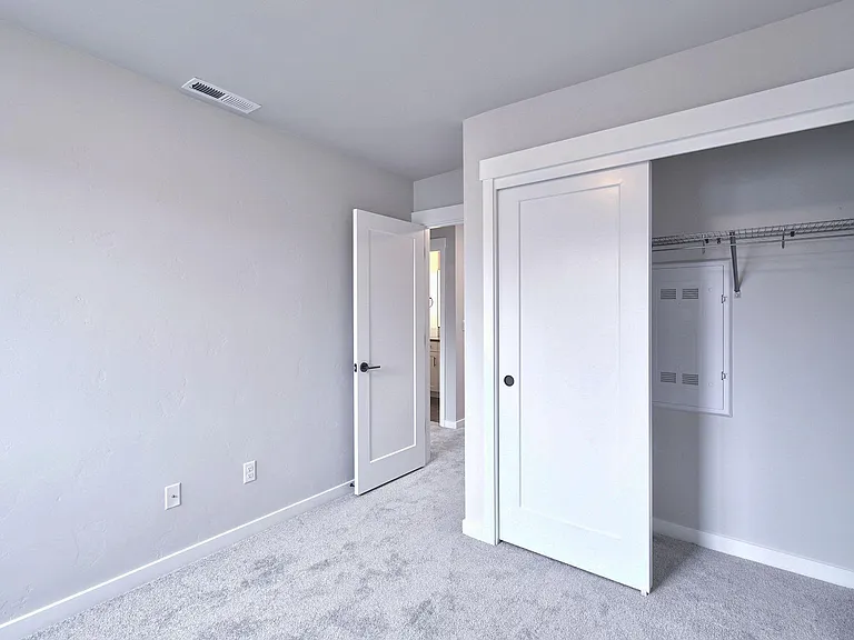 5443 SE Logan Ln — Photo 20