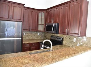 18954 NW 67th Pl #TOWNHOUSE 18954, Hialeah, FL 33015