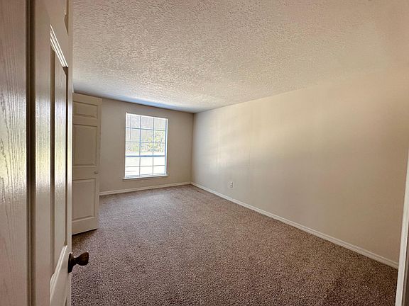 3rd image of 4196 Versailles Dr #4196