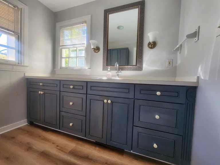 1520 Ridout Ln — Photo 24