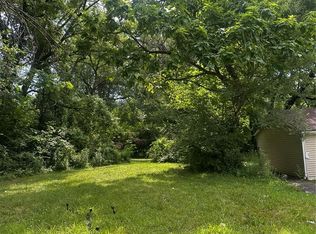 10132 Earl Dr, Saint Louis, MO 63136