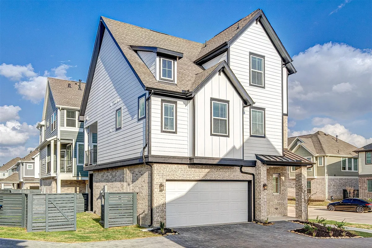 Building Photo - 15131 Colorado Bend Park Dr