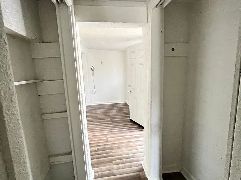 1205 N Park St — Photo 9