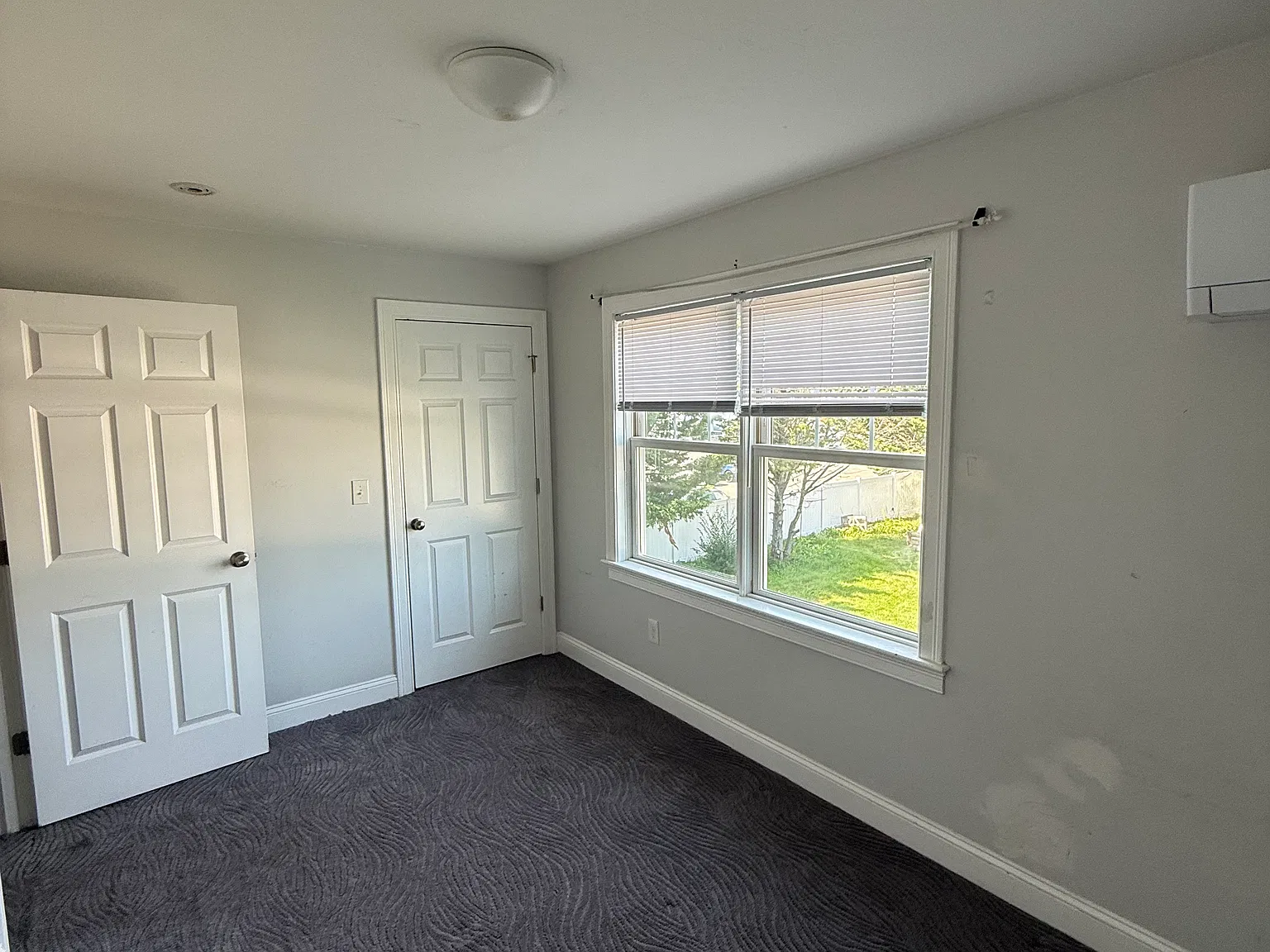 3 bed, 1.5 bath, 2200 sqft, $3,300 — Photo 3