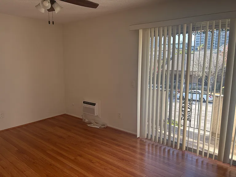 334 W Doran St #3 — Photo 12