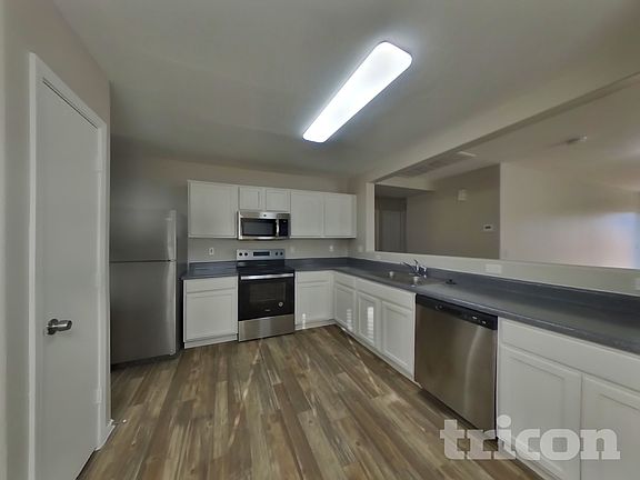 5th image of 10410 W Pioneer St