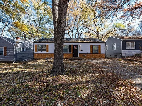 4th image of 7217 Flora Ave