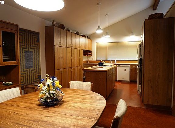 2nd image of 600 Island Dr Unit 21