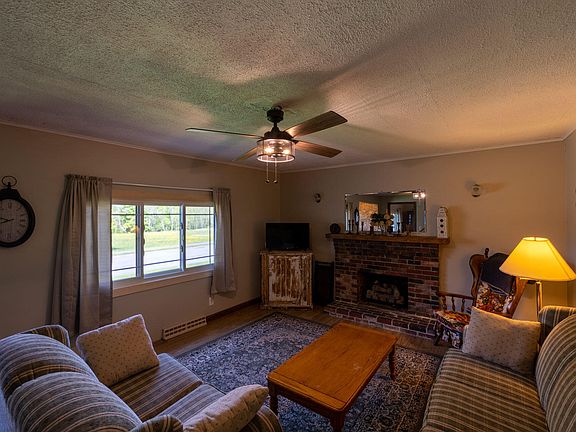 3rd image of 15 Willard Street