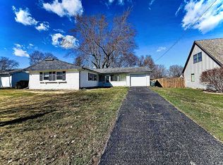 154 Appletree Ln, Valparaiso, IN 46383