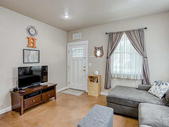 3rd image of 2780 Leland Ave