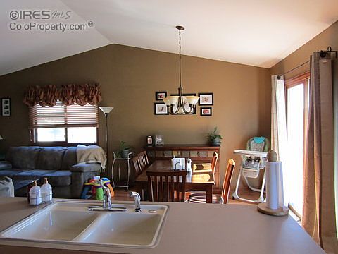 3rd image of 7 Orchid Ct