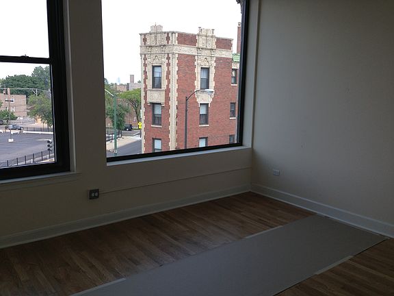 3rd image of 2778 N Milwaukee Ave APT 201
