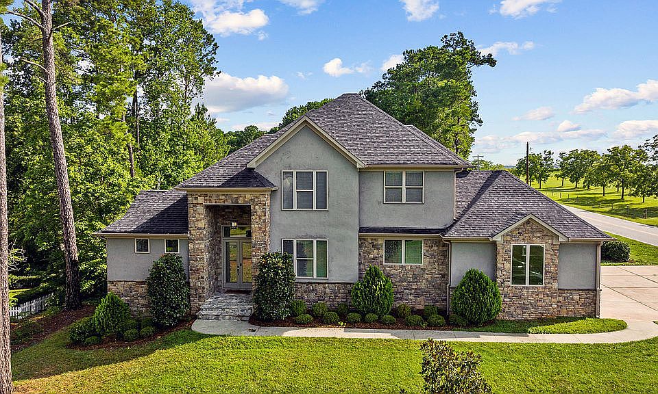 1st image of 8007 Glen Abbey Cir