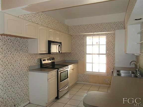 3rd image of 11554 Dean St