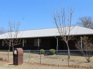 902 Tremont St, Weatherford, TX 76086