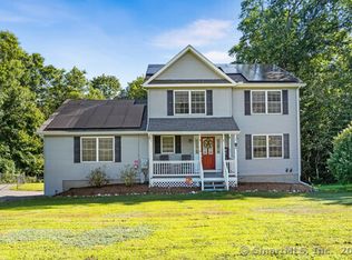 6 Fawns Meadow Rd, Oakdale, CT 06370