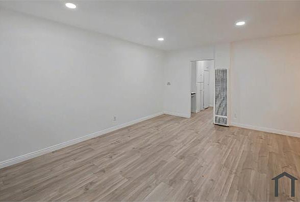2nd image of 7528 Norton Ave APT 4