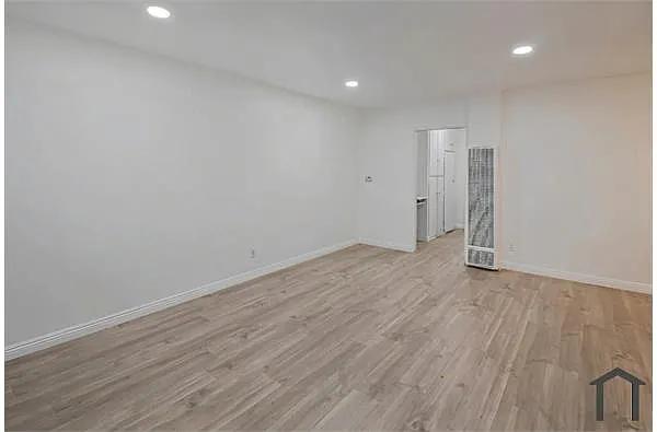 Building Photo - 7528 Norton Ave #4