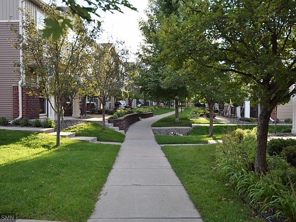 4th image of 9628 Scott Cir N