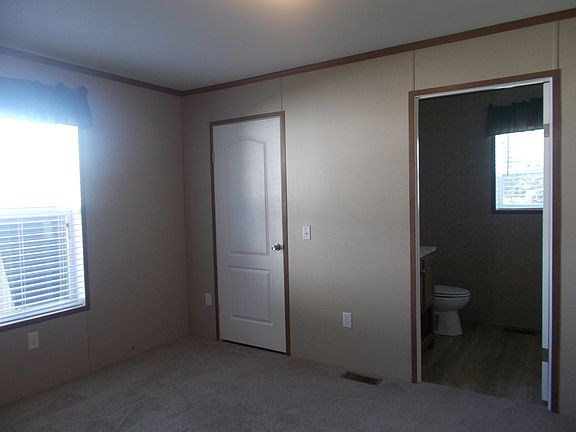 5th image of 2 Sharon Dr #271