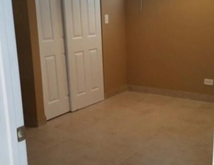 W 77th Pl — Photo 11