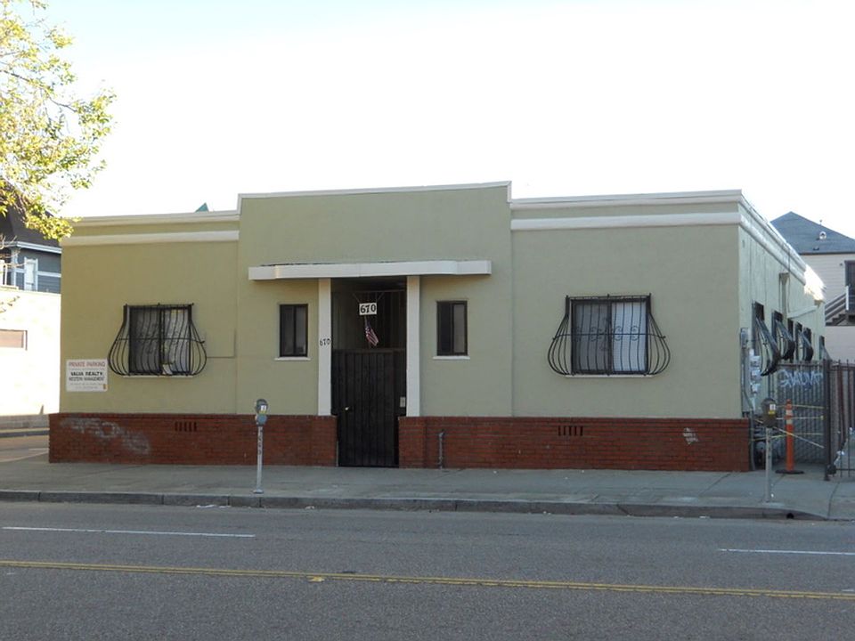 1st image of 670 14th St APT 4
