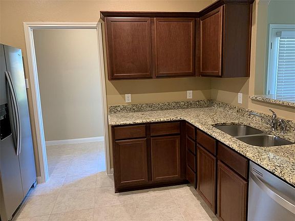 2nd image of 1628 Park Trails Blvd
