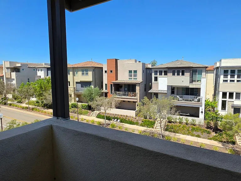 16208 Camden Cir — Photo 37