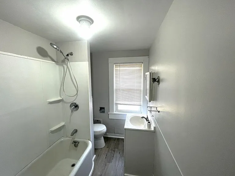 310 Albert St — Photo 4