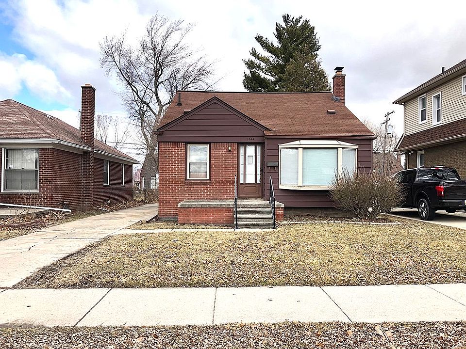 1st image of 1044 Moran Ave