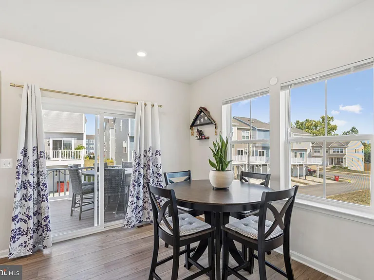 79 Swan Field Ave — Photo 6