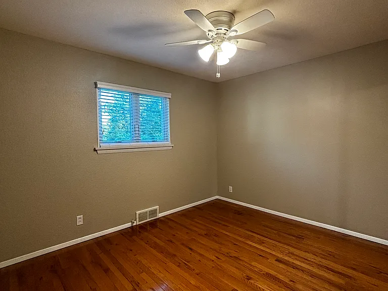 10010 Mayo Dr — Photo 11