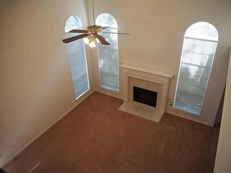 2105 Friar Ct — Photo 7