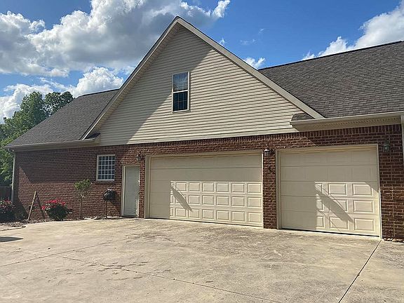 2nd image of 210 Trudy Dr