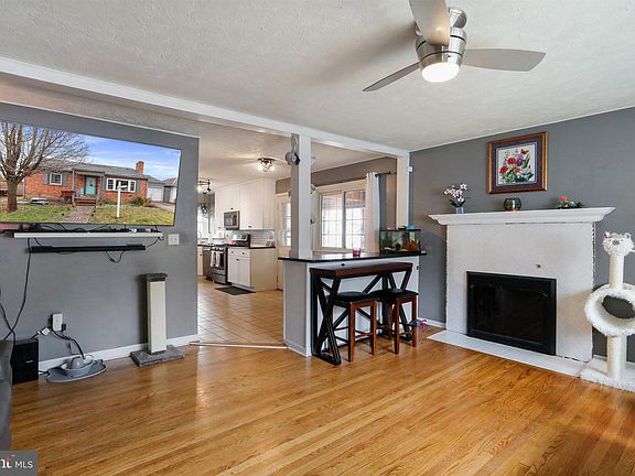 4th image of 746 Guilford Ave