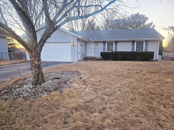 9542 Steele Ct, Loves Park, IL 61111